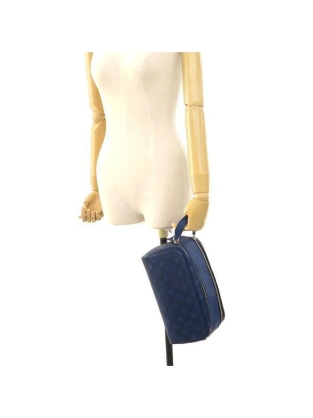 Louis Vuitton Taiga Llama Dopp Kit Handbag